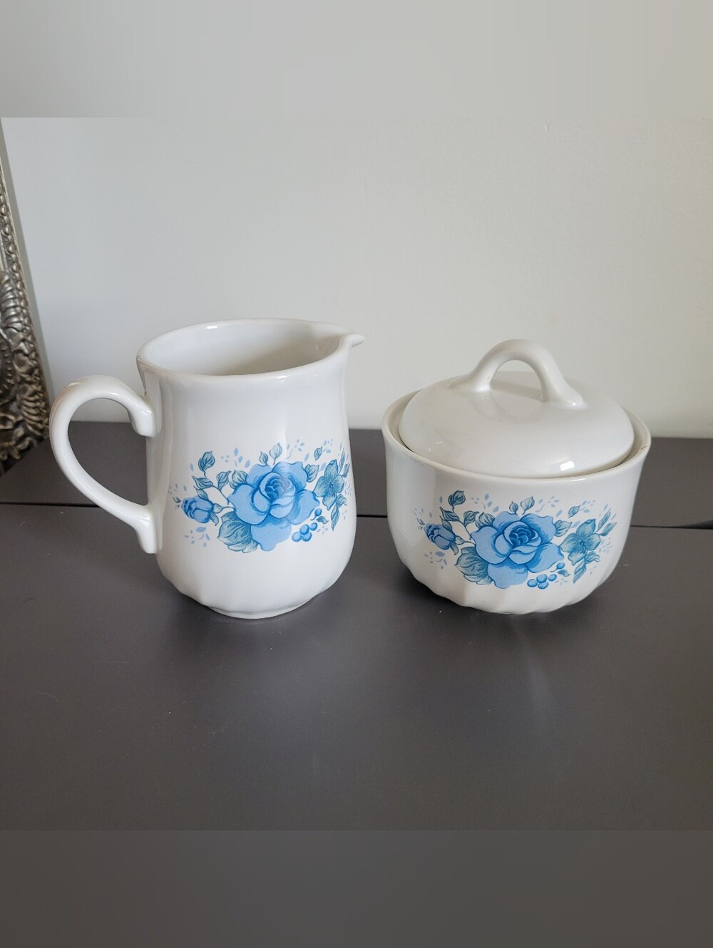 Vintage Corelle Coordinates Blue Velvet Stoneware Creamer And Sugar Bowl Set